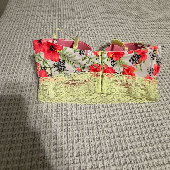 Victoria's Secret Floral Bra with Yellow Lace - Picture 3 of 5